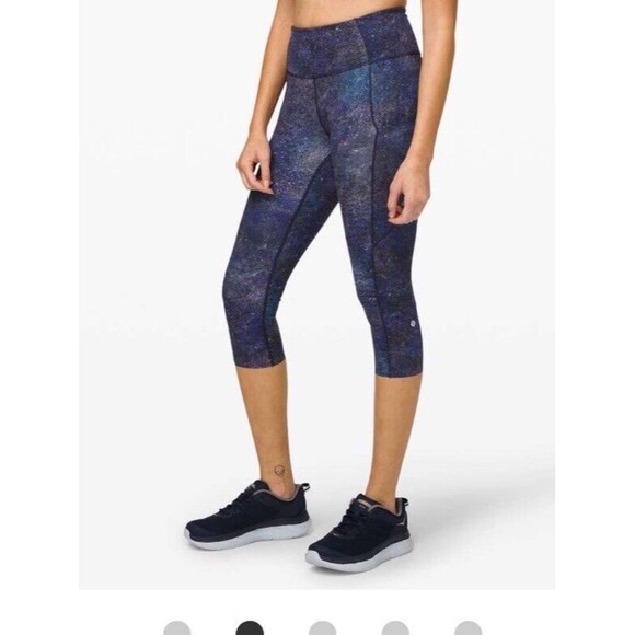 Lululemon Fast Free High Rise Crop II Nulux Polar Lights Womens 4 - Picture 1 of 5